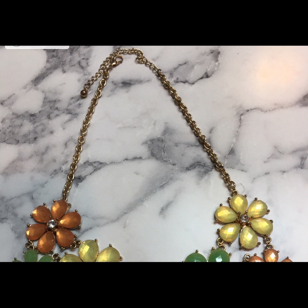 Orange, green, yellow and pearl flowered necklace; pearl earring flower set. - Picture 4 of 4